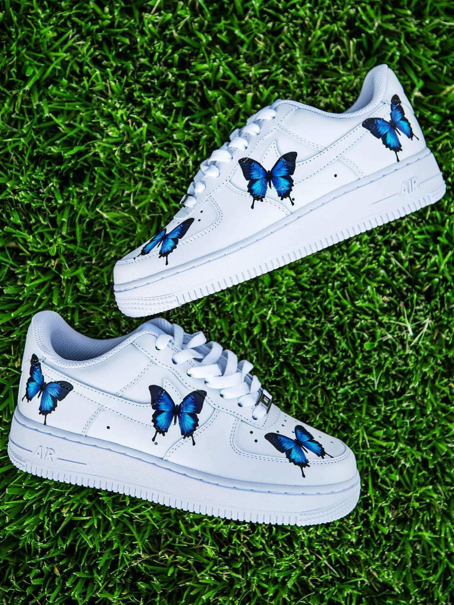 White nike air 2025 force 1 with butterflies